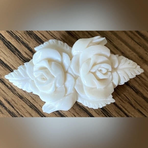 Vintage 1930’s Art Deco Double Rose Flower Celluloid Brooch Pin - Picture 1 of 2